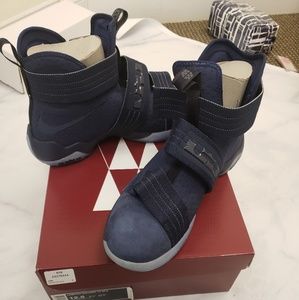 Nike Soldier 10 Lebron 12.5